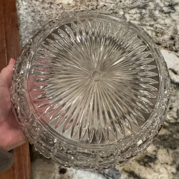 Cut Glass Starburst Serving Bowl- Clear Glass - Picture 3 of 5
